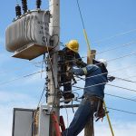 BRÚJULA DIGITAL: Milenio: Control estatal y subsidios frenan el abastecimiento eléctrico en Bolivia