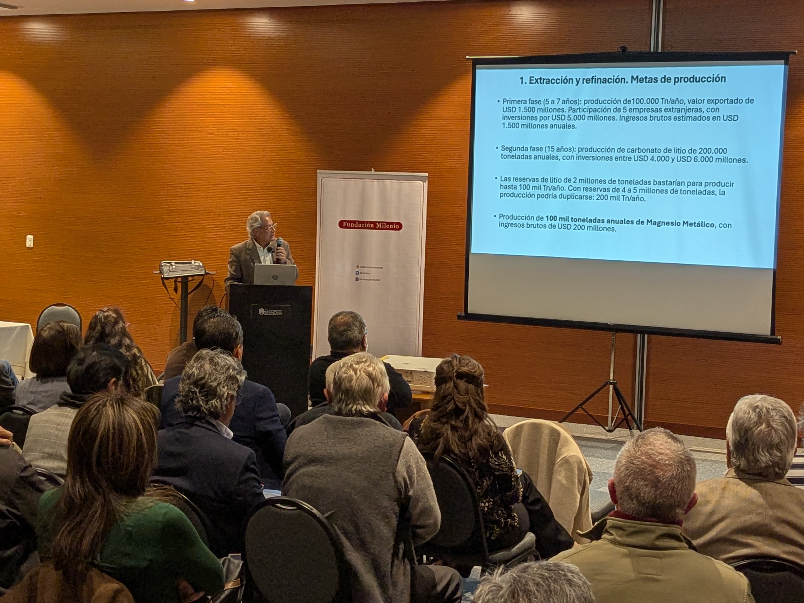 PXL 20250828 233340665