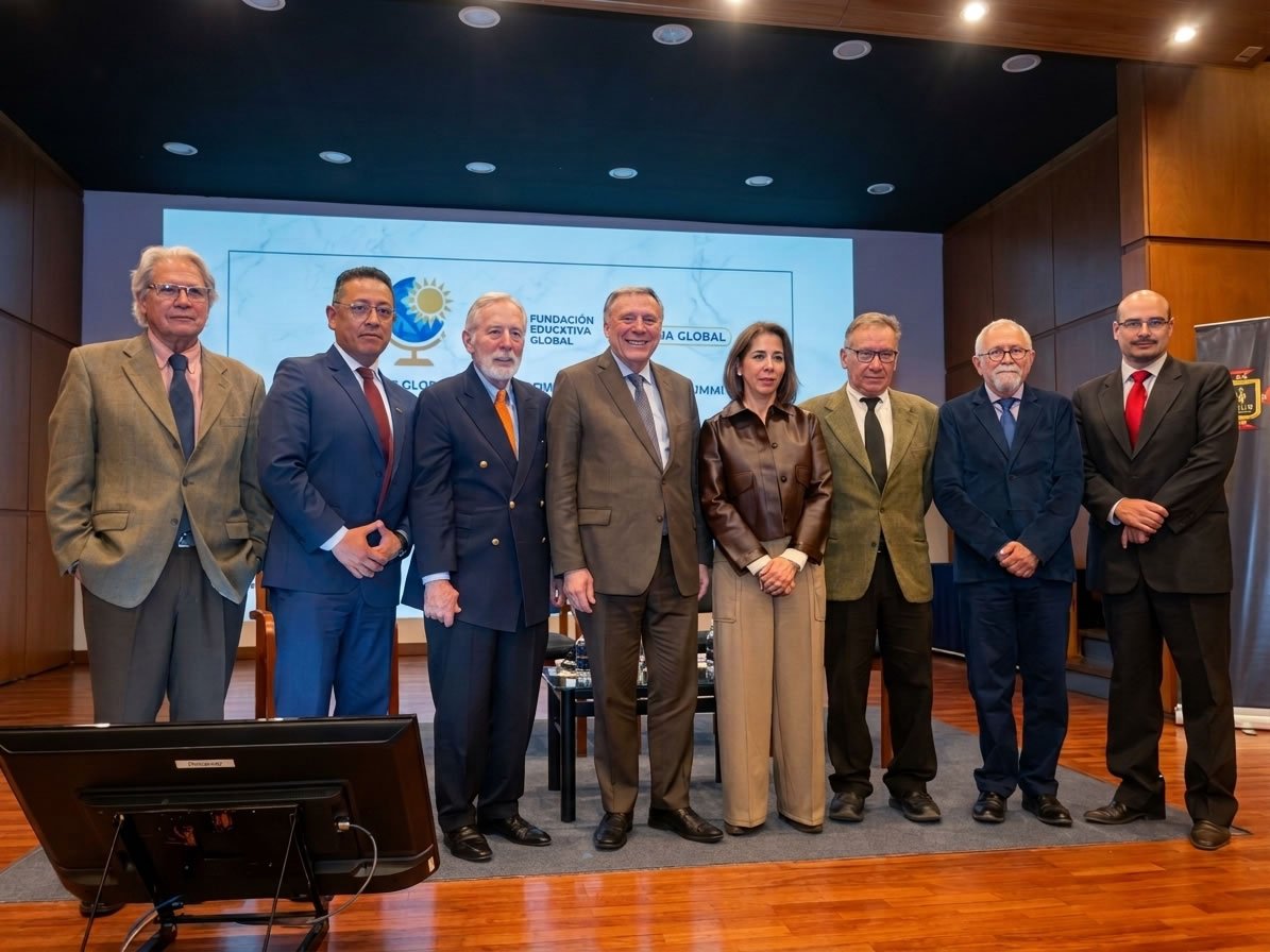 Estabilización y dolarización La experiencia ecuatoriana con Jamil Mahuad